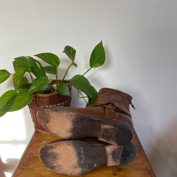 Frye Philip Short Boots - Picture 5 of 7